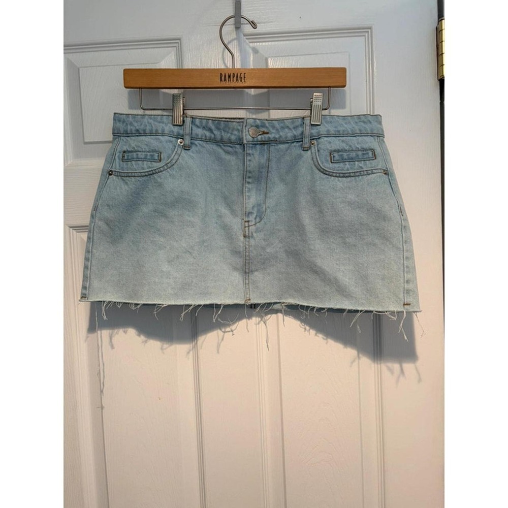 Edikted Jessie Denim Mini Skirt XL Light Wash Blue Raw Hem Y2K Low Rise NWT